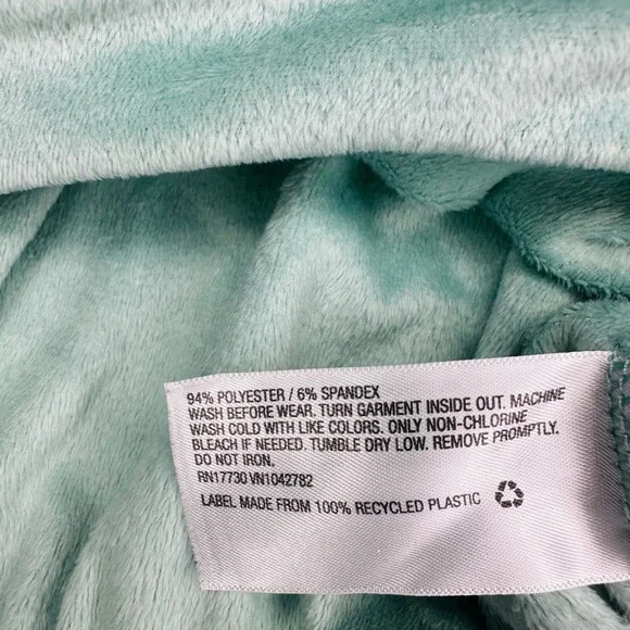 Cat & Jack Kids Plush Lounge Set |Mint Green Velour Top & Joggers | Size L & XL - Picture 8 of 11